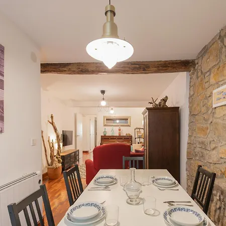 Taosa - Baskeyrentals Apartman *